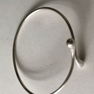 Tiffany & Co. Jewelry - Tiffany teardrop Elsa peritti bracelet sterling Tiffany & Co. Jewelry - Tiffany teardrop Elsa peritti bracelet sterling